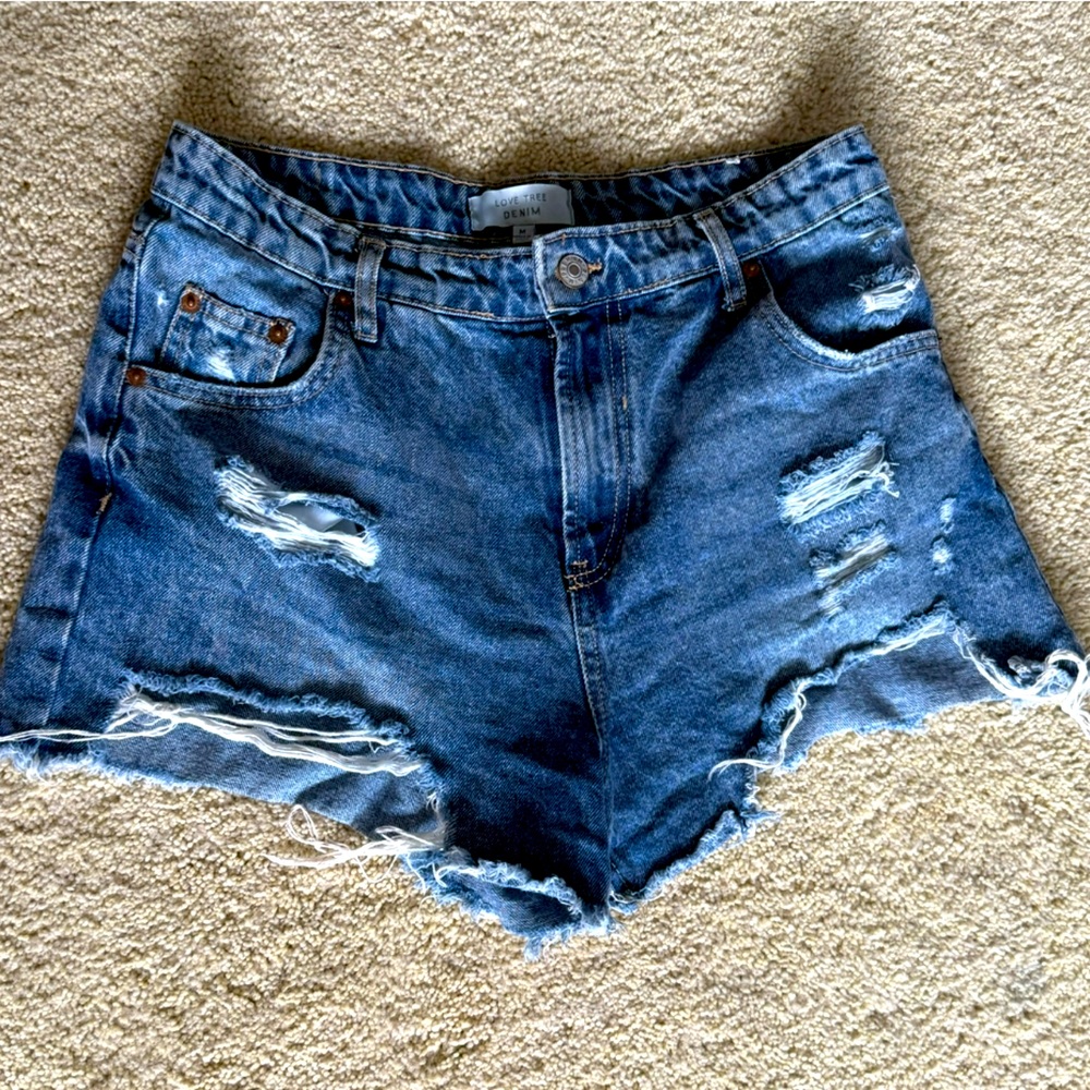 Love Tree Denim Medium Jean Shorts! EUC